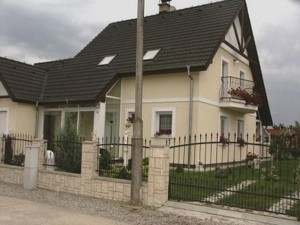 DOM 307 , REALIZÁCIA RE1 KE