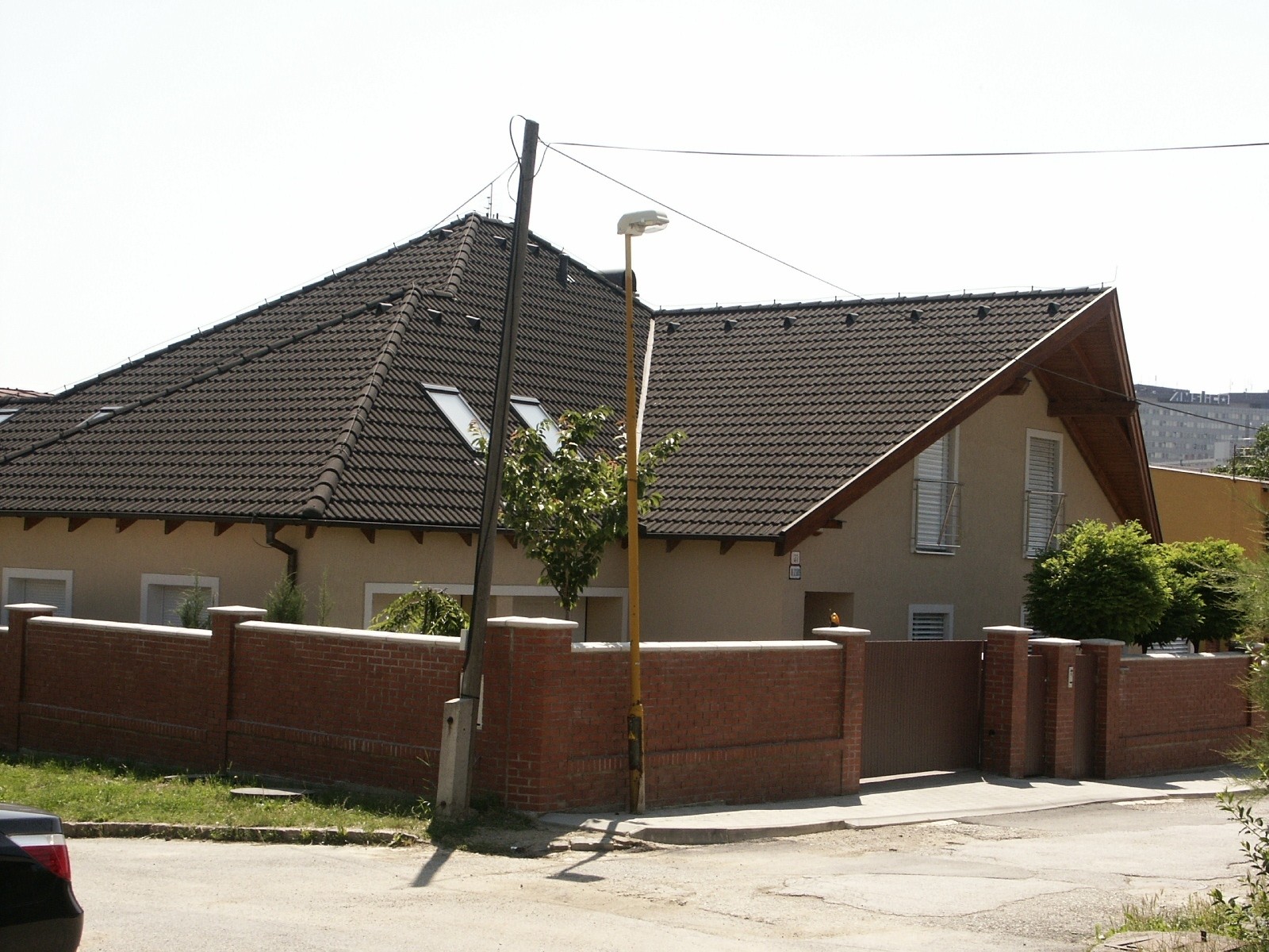 DOM  329